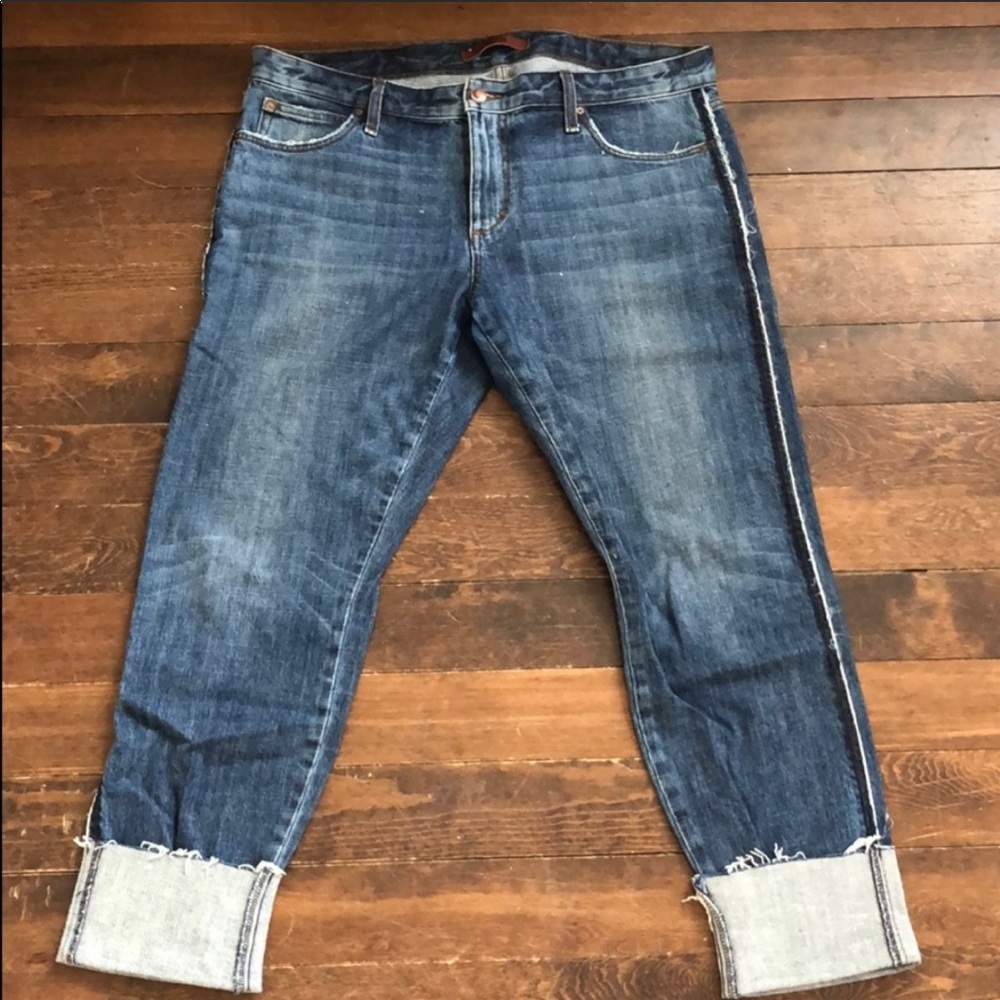Joe’s Jeans “The Billie boyfriend crop” slim ankle